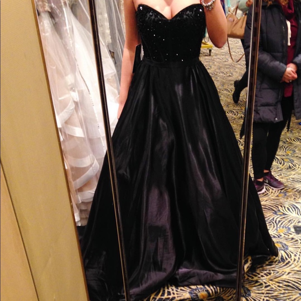 Black ball gown prom dress.